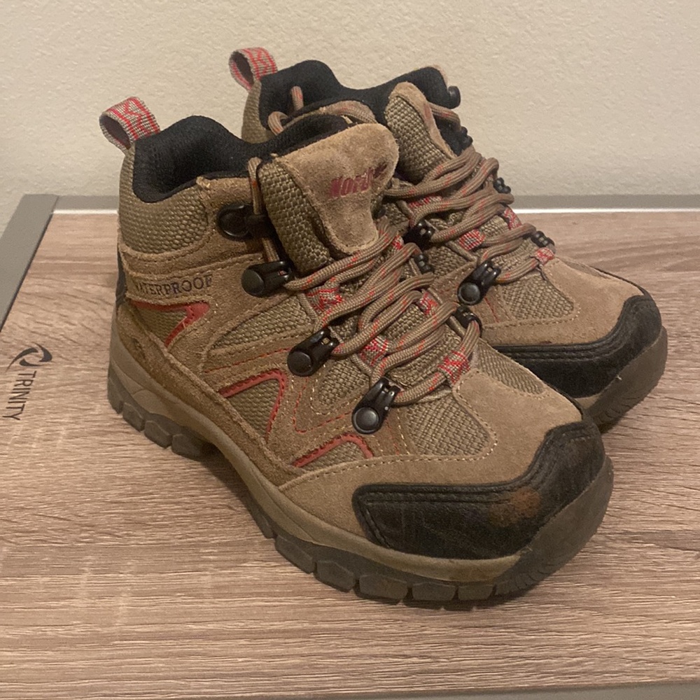 Boys Hiking Shoes